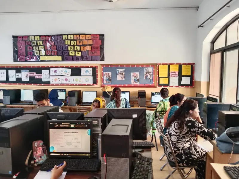 An ITEC teacher training session in a school computer lab